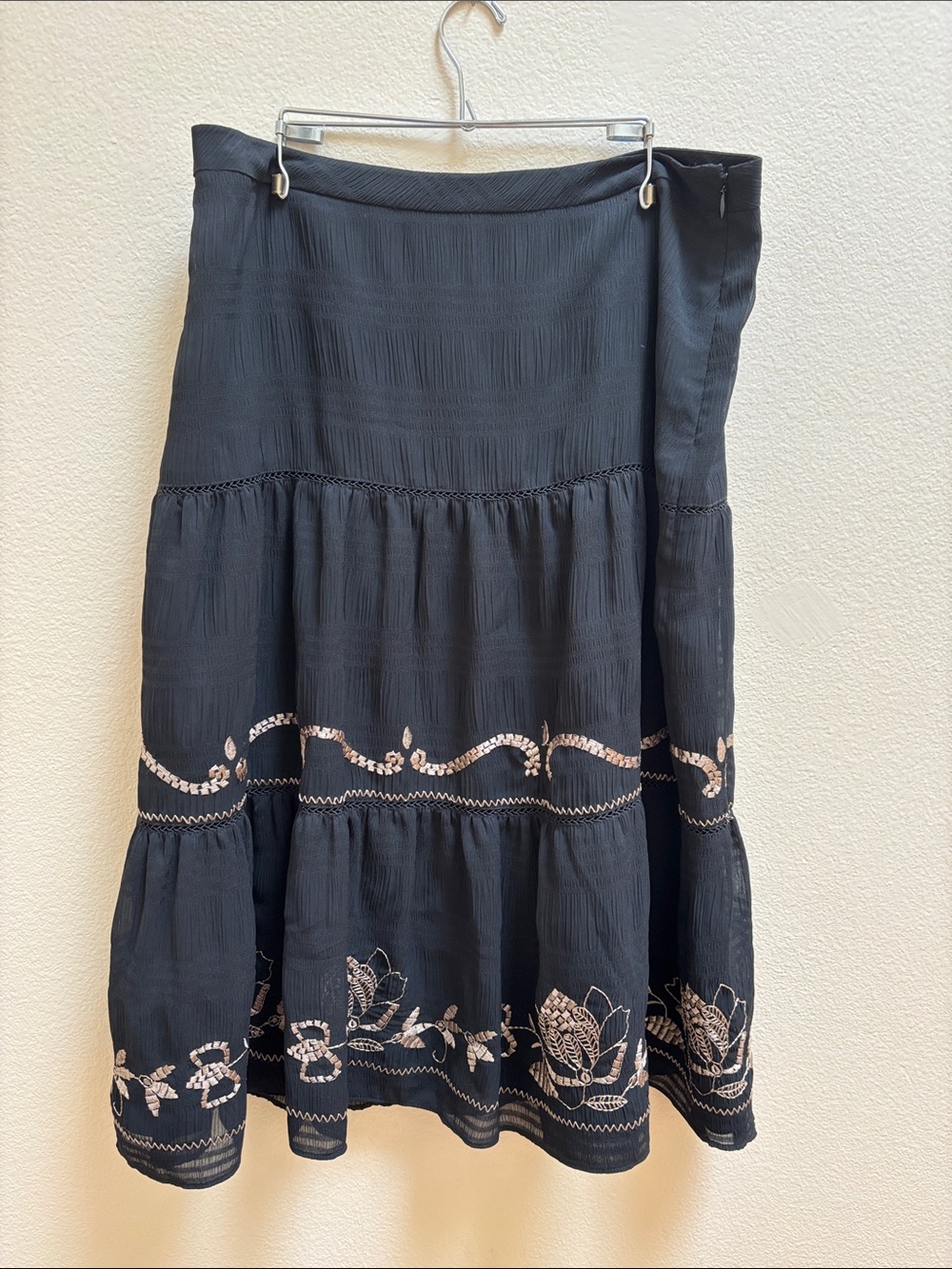 Ann Taylor Loft Black Gold Color Floral Embroidered Tiered Midi Skirt, Size 8